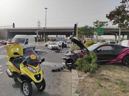 اصابات متفاوتة بحوادث طرق متفرقة